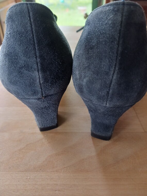 Ladies 1980s comfortable Navy Blue Suede Shoes - image 7