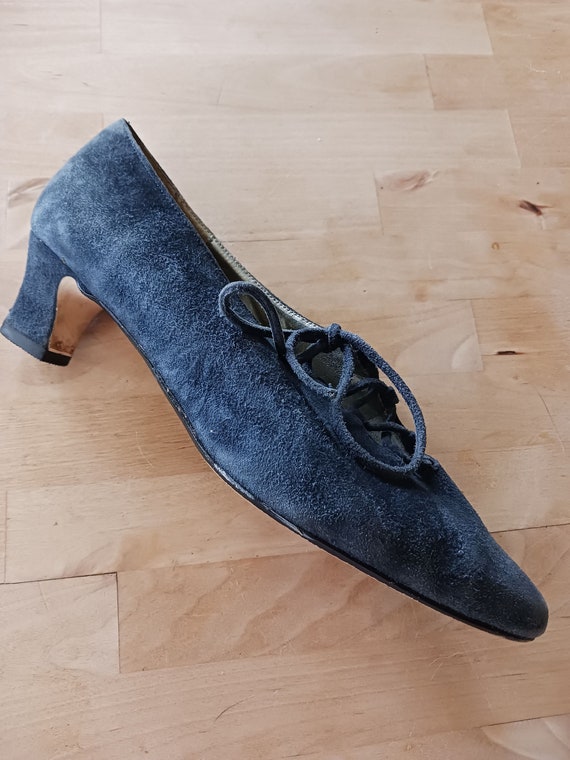 Ladies 1980s comfortable Navy Blue Suede Shoes - image 5