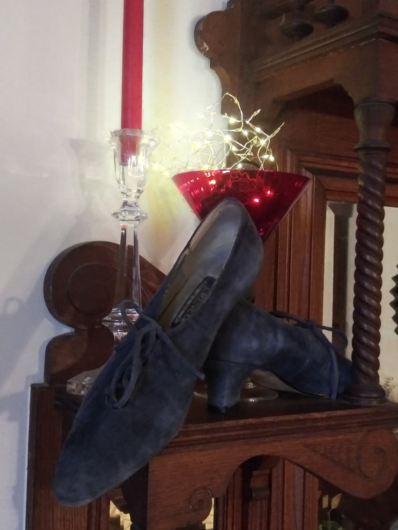 Ladies 1980s comfortable Navy Blue Suede Shoes