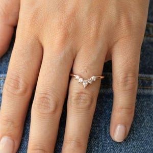 Anel Chevron, Anel Curvo, Anel em Prata de Lei 925 em Formato de V, Anel Delicado para Empilhar, Anel com Formato de Tiara, Anel Coroa Exclusivo, Anel em Formato de Osso da Sorte