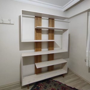 Massivholz Bücherregal: Modernes Bücherregal aus Eiche & Fichte