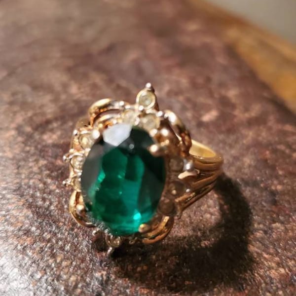 Vintage Signed LIND (Lindberg) 14k HGE Faux Oval Cut Emerald and Rhinstone Cocktail Ring Sz 10