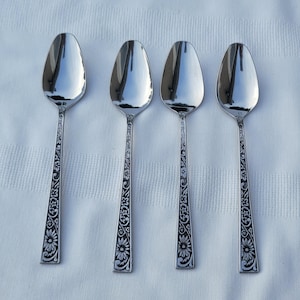 Set med 4 vintage rostfria Supreme bestick "Leaf Velvet" teskedar av Towle