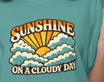 Sonnenschein an einem bewölkten Tag Shirt Retro 60er Jahre Musik inspiriert T-Shirt Positive Vibes Grafik Geschenk für Musikliebhaber Komfort Farben T-Shirt