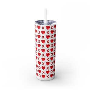 Valentinstag XOXO Hearts Becher - Romantische Thermotasse für Kaffee oder Tee, niedliches Geschenk für Sie, Ihn oder einen besonderen Menschen! 20oz