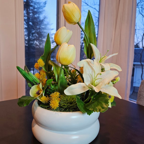 Centre de table printanier, Centre de table tulipes, Centre de table Lys, Arrangement floral, Fleurs artificielles, Cadeau