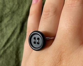 Fairycore Vintage Black Button Ring