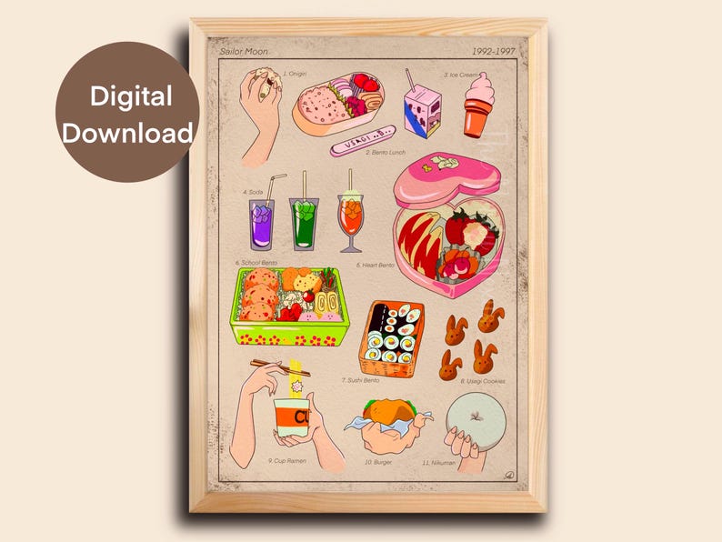 Puede incluir: Descarga digital de un p&oacute;ster enmarcado con ilustraciones de comida de Sailor Moon, como cajas bento, sushi, helado y ramen en taza. El p&oacute;ster tiene una est&eacute;tica vintage con fondo marr&oacute;n claro y marco de madera.