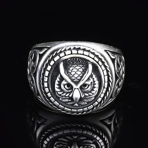 Uilring, zegelring uil, aangepaste zegelring, uil geoxideerde zilveren ring, jubileum, gedenkteken
