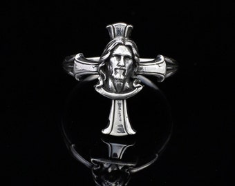 Handgjord sterlingsilverring med kors Jesus - kristen smyckesgåva