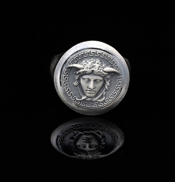 Fosse à bijoux Chevalière Medusa auriculaire faite main Bijoux