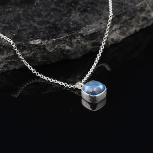 Mystieke topaasketting voor heren - Handgemaakte sterlingzilveren edelsteenhanger met initiaal, compleet met zilveren poetsdoek cadeau