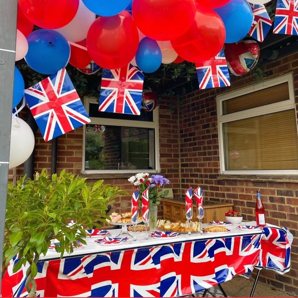 Union Jack ,  Party supplies. Sets, includes Napkins, Plates, Banners, Tablecover and Balloons FREE DELIVERY