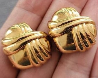 Vintage Gold Tone Heart Clip On Earrings: 1960s Retro Jewelry
