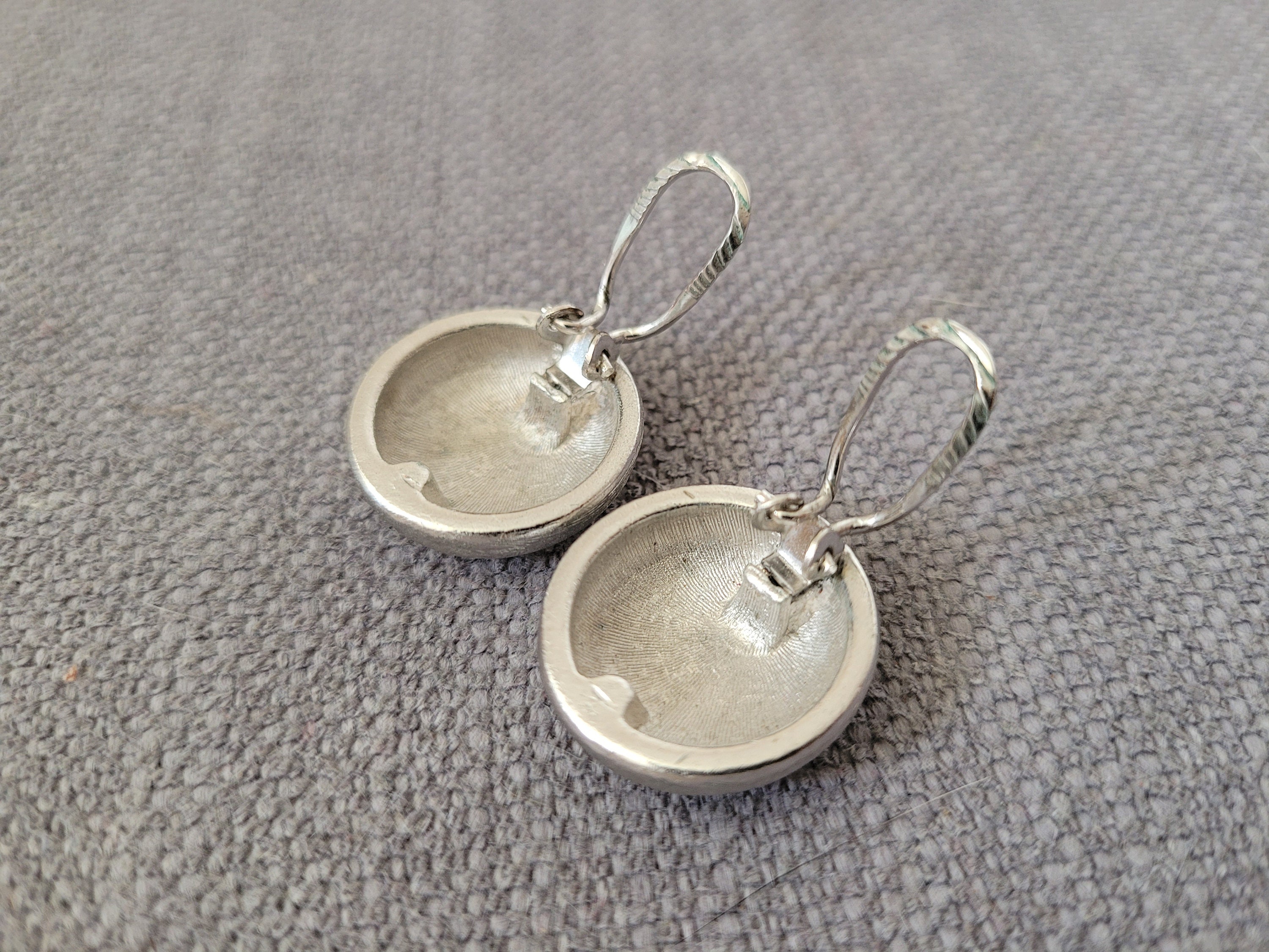 Boucles D'oreilles Clips Argentées Vintage 1960-70 - Longueur 120 Mm - Occasion