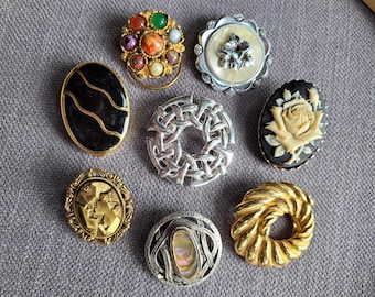 Vintage Hinged Scarf Clips Celtic Floral Enamel gold tone silver tone