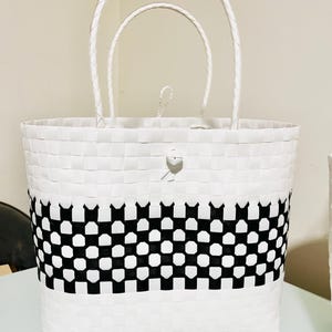 Handwoven Plastic Tote Bag: Versatile Picnic Beach Shopping Bag
