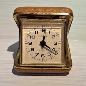 Réveil de voyage pliable vintage des années 1970, fabriqué en Allemagne – Entièrement testé et fonctionnel