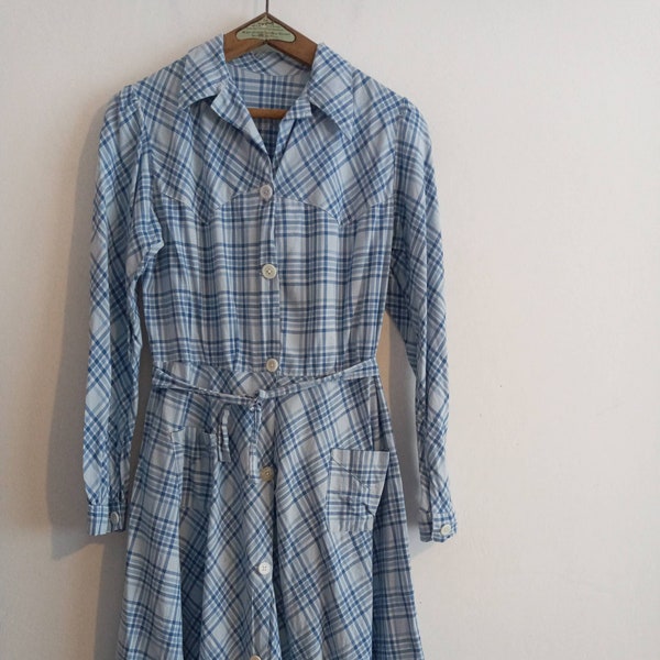 Vintage 1940s 1950s French chore dress blue white checked plaid cotton workwear belted day duster coat work original mends