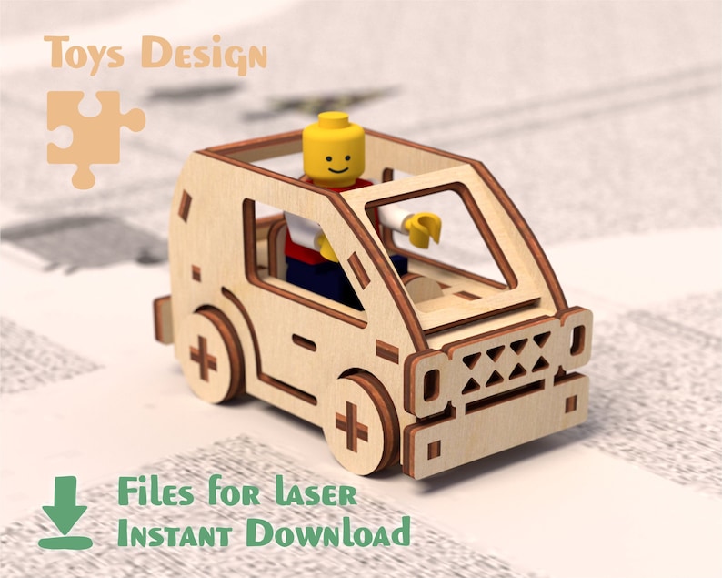 K&ouml;nnte beinhalten: Ein h&ouml;lzernes Spielzeugauto mit einer gelben Lego-Figur am Steuer. Das Auto hat einen detaillierten K&uuml;hlergrill und ein schlichtes Design. Der Text "Toys Design" und ein Puzzle-Teil sind im Hintergrund sichtbar. Der Text "Dateien f&uuml;r Laser Sofort-Download" ist ebenfalls sichtbar.