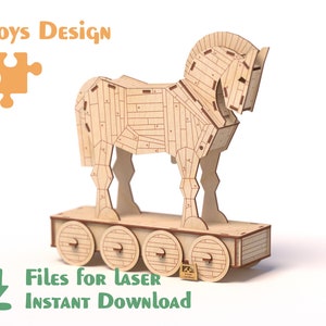 Puede incluir: Modelo de madera del Caballo de Troya, un caballo de madera mítico utilizado en la Guerra de Troya. El modelo está hecho de madera cortada con láser y está listo para ser ensamblado. El kit incluye instrucciones y todas las piezas necesarias.  "Files for Laser Instant Download" está escrito en la imagen.