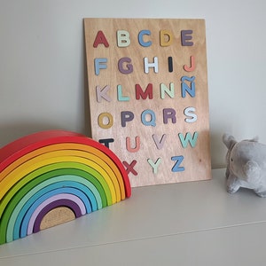 Lámina abecedario de madera para decoración y aprendizaje