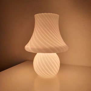 XL Large White swirl mushroom Murano Glass Table Lamp 1970s / Mid Century Modern scandinavian design bedside lamp vintage Murano glass light