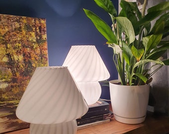 Par de auténticas lámparas de mesa de setas de cristal de Murano vintage etiquetadas de la década de 1970 / Lámpara de noche Modern Swirl de mediados de siglo MCM Diseño nórdico italiano