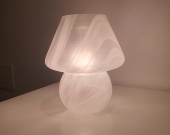 Vintage Weiße Pilz Murano Glas Tischlampe 1990s / Mid Century Modern Swirl Italienische Tischlampe Marmor Muster Venezianisches Glas MCM