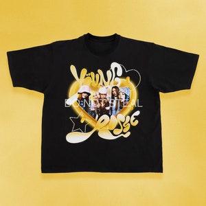 YOUNG POSSE Maccheroni al formaggio Y2K Camicia kpop tour merch album light stick portafoto portafoto raccoglitore pin banner cordino con cappuccio tote portachiavi y2k