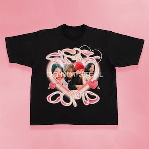 FIFTY FIFTY Cupido Camicia kpop tour merch album light stick portafotocard raccoglitore pin banner cordino felpa con cappuccio tote bag svg y2k retro bootleg