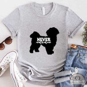Camicia Shih Tzu, Mai camminare da solo, Regalo cane Shih Tzu, Mamma cane Shih Tzu, Regalo amante Shih Tzu, Regalo mamma Shih Tzu, Shih Tzu carino, DG513SHIW01