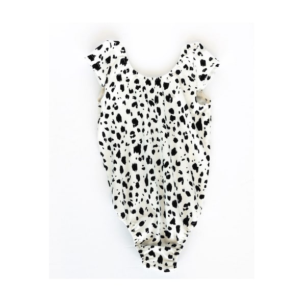 White Leopard Top | Spring Girl Shirt | Spring Top | Leopard Top | Baby Girl Clothes  | Toddler Shirt | Leopard Print Onesie