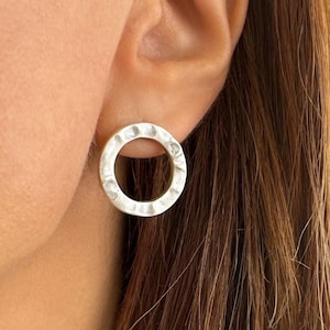 Circle Silver stud earrings, Textured Chunky stud earring, Geometric jewelry for birthday gifts