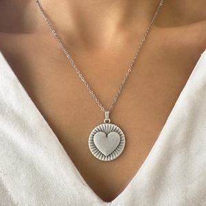 Large heart chunky necklace, Silver heart Jewelry with Big heart Meaningful necklace, Layered vintage necklace