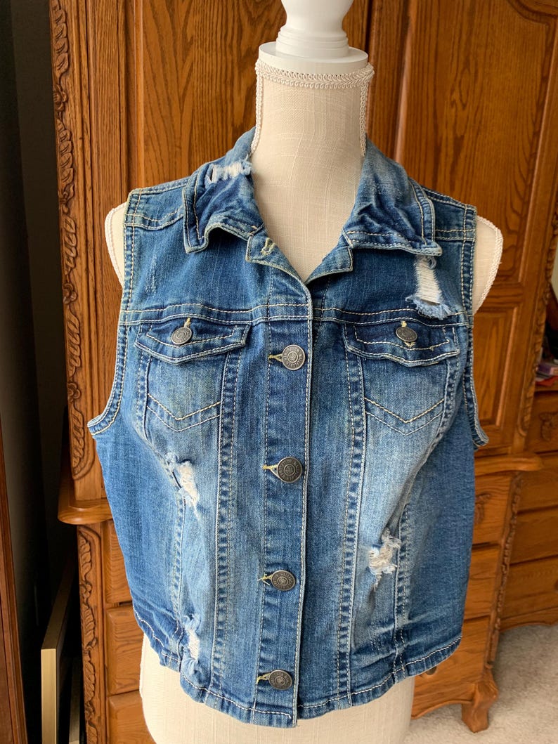 POL Assymetrical Front Closure Raw Hem Floral Denim Vest main image 0