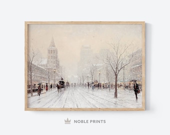 Puede incluir: Una pintura que representa una escena de calle de ciudad nevada con un carruaje tirado por caballos en primer plano. Los edificios en el fondo son altos y tienen un aspecto vintage. El cielo es de un azul pálido y hay copos de nieve cayendo.