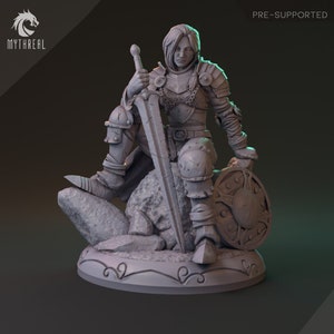 Female Human Knight, Emphyr Alkat | MythReal Games