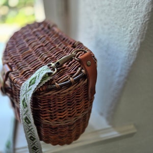 Handgewebter verstellbarer Gurt im baltischen Muster für Ihre Handtasche, Umhängetasche oder Gitarre, Ethno-Folk-Accessoire, Leinenband