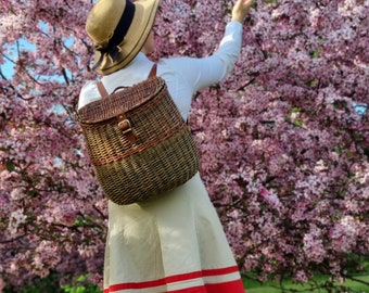 Picnic Basket backpack with durable leather straps