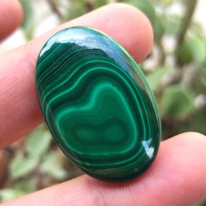 Natuurlijke groene malachiet edelsteen malachiet cabochon, glad groen mooi aan één kant gepolijste malachiet edelsteen platte achterkant, ovaal malachiet