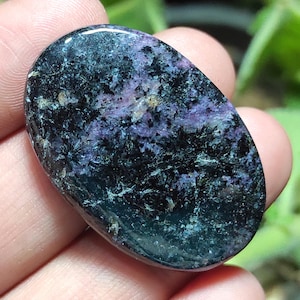 Cabochon di Charoite naturale, pietra sciolta di Charoite viola, pietra preziosa ovale, pietra pendente lucidata su entrambi i lati, pietra preziosa di Charoite per gioielli