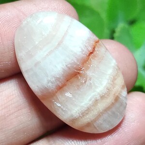 Cabujón de calcita con bandas rosas, piedra preciosa de calcita, ónix con bandas rosas, cabujón de ónix rosa, calcita con bandas, cristal de calcita, cabujón de calcita ovalado