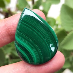 Pietra preziosa di malachite verde naturale, pietra di malachite, cabochon di malachite liscia, malachite a forma di pera, pietra preziosa di malachite lucidata da un lato