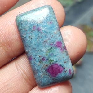 Red Ruby Kyanite Cabochon: Cushion Cut Gemstone Pendant (15x30mm, 31 Carat)