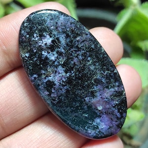 Cabochon di Charoite naturale, pietra sciolta di Charoite viola, pietra preziosa ovale, pietra pendente lucidata su entrambi i lati, pietra preziosa di Charoite per gioielli