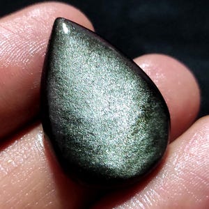 Cabochon di ossidiana d'argento naturale, cristallo di ossidiana d'argento, pietra preziosa di ossidiana d'argento, pietra a forma di pera, ossidiana lucidata, ciondolo di ossidiana