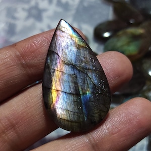 Cabochão de labradorita de fogo roxo natural, labradorita em formato de pêra, labradorita roxa, cristal de cura, pedra preciosa de labradorita, fabricação de joias