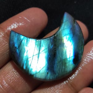 Pietra preziosa naturale di labradorite, luna crescente, pietra di luna multifuoco di labradorite, cabochon di labradorite, luna crescente per la creazione di gioielli