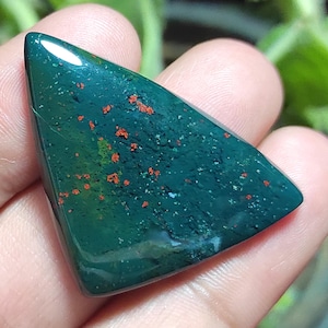 Cabochon di eliotropio naturale, cabochon di pendenti con eliotropio, gemma di eliotropio di forma particolare, eliotropio sfuso, prezzo all'ingrosso per gioielli